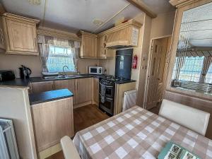 Great 6 Berth Caravan For Hire At Cherry Tree Holiday Park In Norfolk Ref 70801C