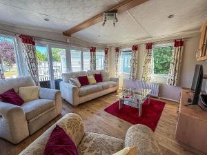 6 Berth Caravan With Decking At Cherry Tree Park In Norfolk Ref 70014G