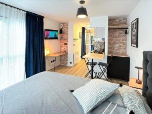 King Kong Suit in New York Style