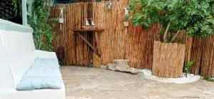 MANOS Small House Kouremenos