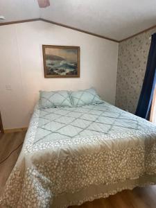 All Season Fun and Cozy Home in Island Falls, ME