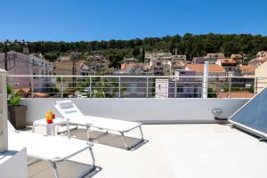 Bella Bianca , 200m from central square