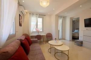 Bella Bianca , 200m from central square