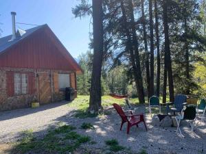 Entire Cordwood House 5 minutes south of town