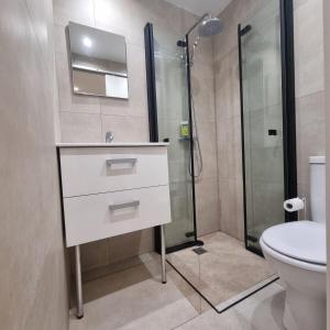 Spacious studio full of charm, recently updated