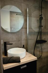 Maisons de vacances 20metres Plage - Maison -Jacuzzi - Wifi - Terrasse : Maison 1 Chambre