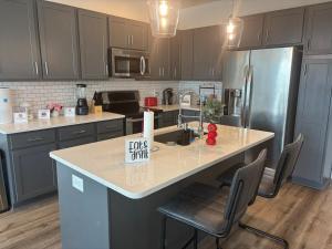 Gated 2BR in Greenville wVibes