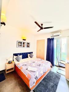 Aura 12 1BR Service Apartment