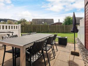 6 person holiday home in Hadsund