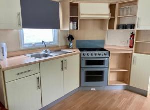 Cabin by Beach & Nature Reserve Mon & Fri Check in Days Swanpool Falmouth Cornwall