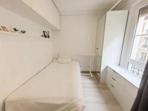 Marais Side Apartment Paris 11e