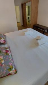 Apartments by the sea Punat, Krk - 24287