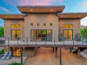 NEW Cimaron Butte View Condo