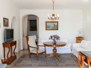 Barony romantic villa