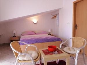 Apartments by the sea Pirovac, Sibenik - 24368