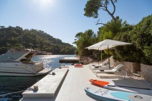 Apartments by the sea Pasadur, Lastovo - 24472