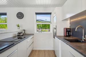 Nice Home In Ebeltoft With 4 Bedrooms, Swimming Pool And Wifi