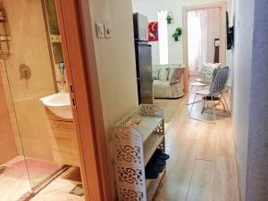 Charming cosy one bed condo with heated pool