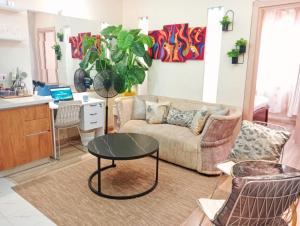 Charming cosy one bed condo with heated pool