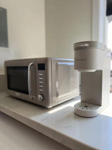 Gated & remodeled 2b2b house 3373