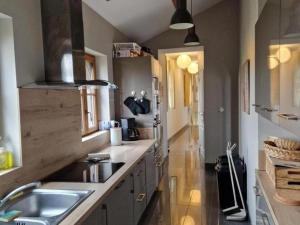 Château exceptionnel avec piscine privée, spa & WiFi - FR-1-381-410