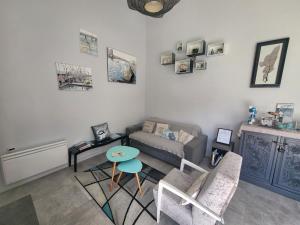 Maison rénovée avec jardin et terrasse au cœur de La Chaume, proche plage, WiFi - FR-1-92-944