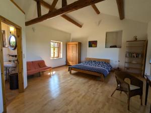 Gîte paisible avec jardin et possibilité danimaux à Gruey-lès-Surance - FR-1-589-814