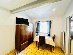 Maisons de vacances Maisonnette a Fouras proche plage, 2-3 pers - FR-1-709-97 : photos des chambres