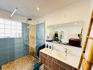 Maisons de vacances Maison avec jardin et terrasse, proche mer - FR-1-709-98 : photos des chambres