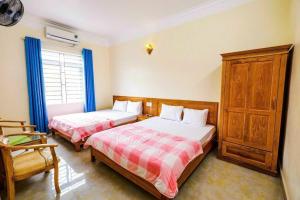 HÀ PHƯƠNG QUAN LẠN HOTEl