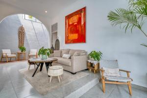 NEWLY BUILT 3bd Mediterranean Spacious Villa