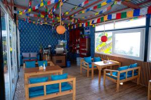 Mishas Peaceful Retreat Near Pokhara, Free Yoga, cafe, Nature and Comfort