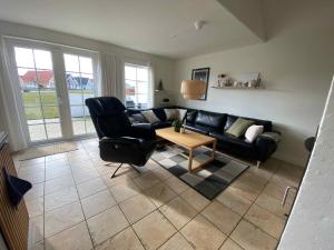 Cozy, Central House Near The Sea