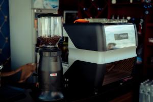 Mishas Peaceful Retreat Near Pokhara, Free Yoga, cafe, Nature and Comfort