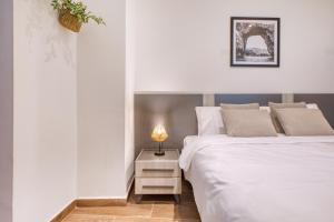 Studio Apt 1 at the New Casa Vittoria by SF Homes