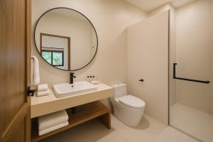 Modern 4 BDR Villa, privat Pool, Walk Beach