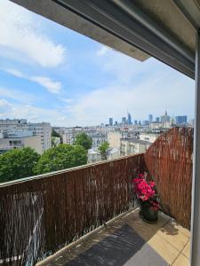 Apartment in the center with city skyline