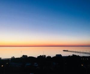 Convenient Sunset Beach and Garden