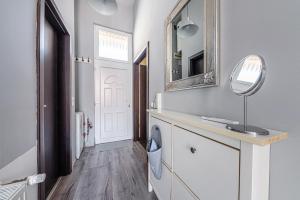 Gold Leaf Apartment in the City Center