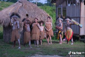 Rumsram homestay rumah etnik papua
