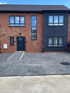 New Build-Free Parking-EV charging-3 Bedrooms-3 showers