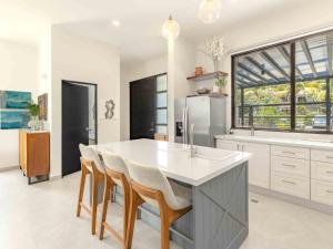 Mirame #4 - 3 Bedroom Villa Across From The Beach