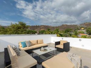 Mirame #4 - 3 Bedroom Villa Across From The Beach