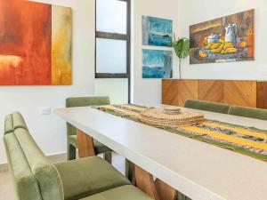 Mirame #4 - 3 Bedroom Villa Across from the Beach