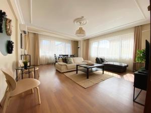 City Center Spacious Flat No9