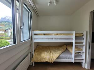 Central, newly renovated 2-room apartment