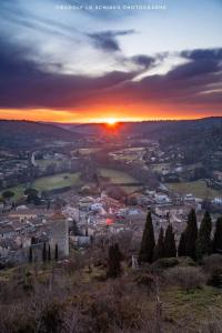 Appartements Vous viendrez vivre ici , 3 pieces chataignier garage a moto : Appartement 2 Chambres