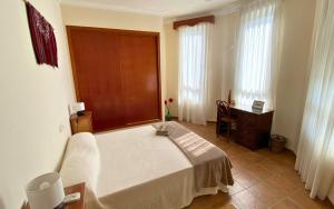 Bamboo Room with mountain views and lots of natural light