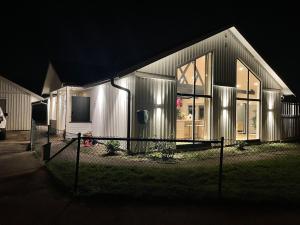 Child-friendly villa with outdoor lounge, close to beach & golf