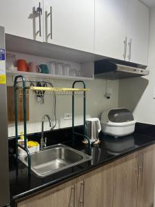 2BR Family suite with Balcony with WiFi and Netflix, behind SM Sucat